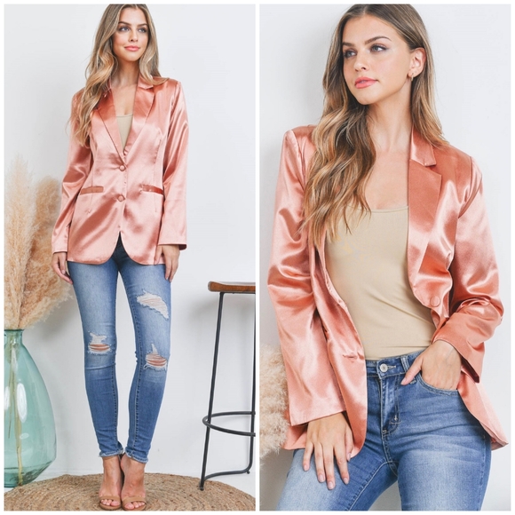 LAST 1❗🎀HP🎀 BLUE BLUSH Vintage Blush Satin Blazer - Picture 7 of 7
